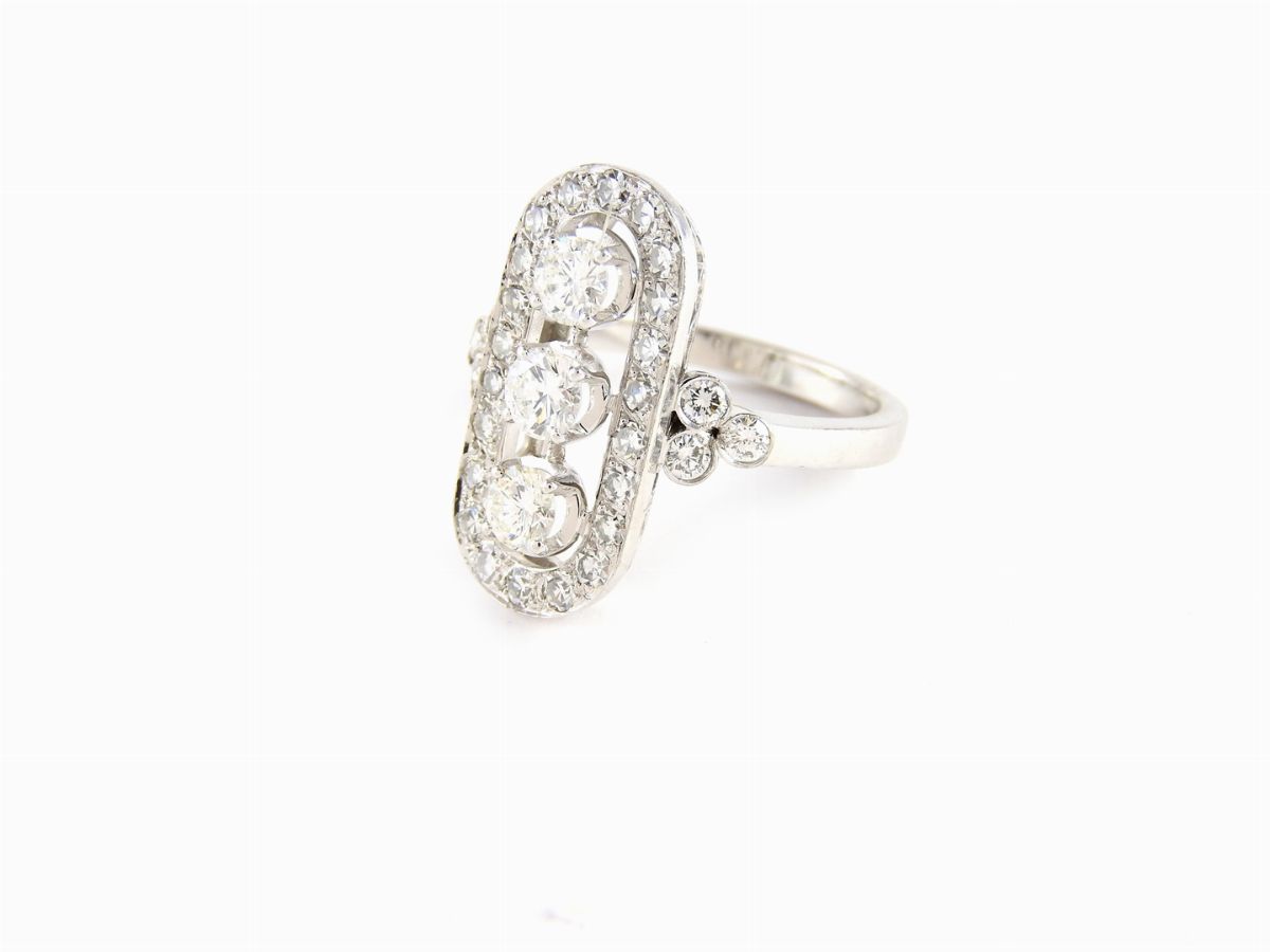 Anello in Stile Art Deco in Oro Bianco e Diamanti