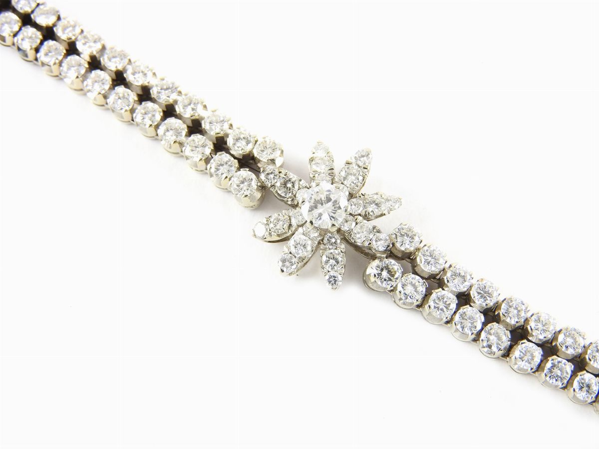 Bracciale a Maglia Morbida in Oro Bianco e Diamanti