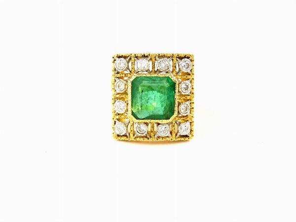 Mario Buccellati white and yellow gold ring with diamonds and emeralds