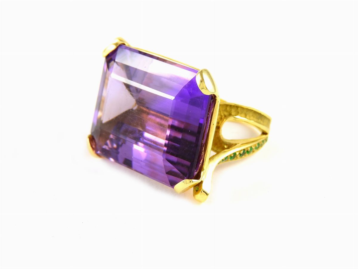 Anello in Oro Giallo, Ametista e Smeraldi