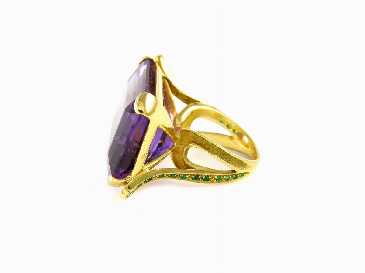 Anello in Oro Giallo, Ametista e Smeraldi
