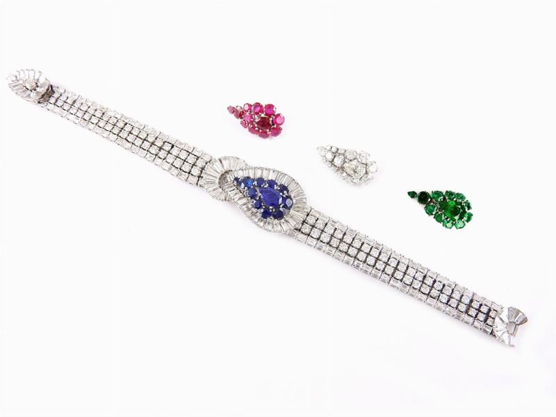 Bracciale in Platino e Diamanti con Piastre in Diamanti, Rubini, Zaffir e Smeraldi