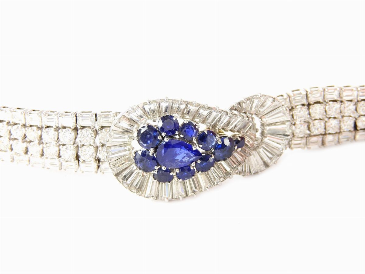 Bracciale in Platino e Diamanti con Piastre in Diamanti, Rubini, Zaffir e Smeraldi