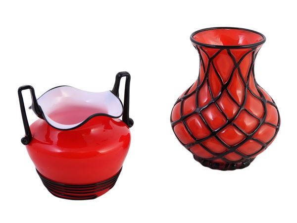 Due piccoli vasi in vetro soffiato rosso di Murano