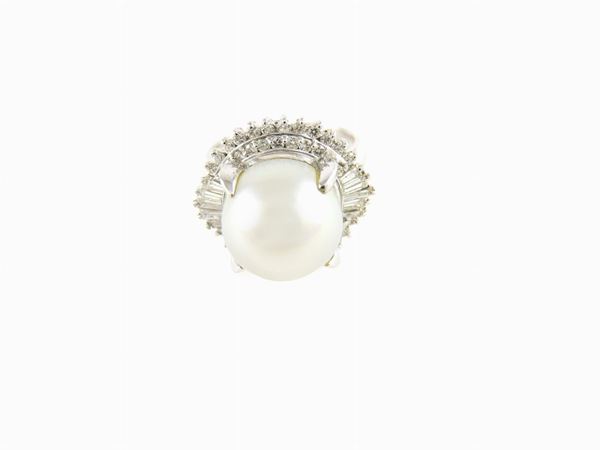 Platinum ring with diamonds and South Sea cultured pearl