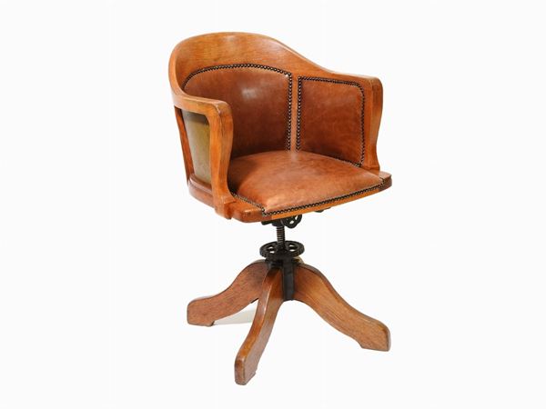 An Oak Swivel Armchair  (Rudolf Fürrer Söhne, Zurich, 1940s)  - Auction Furniture and Old Master Paintings - First Session - II - Maison Bibelot - Casa d'Aste Firenze - Milano