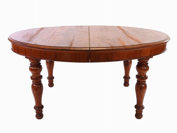 Tavolo ovale in legno tenero