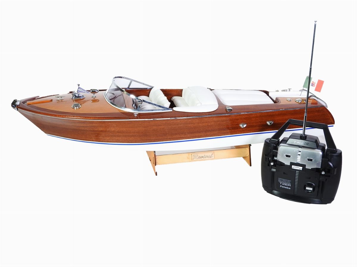 Modellino in Legno di Motoscafo Riva