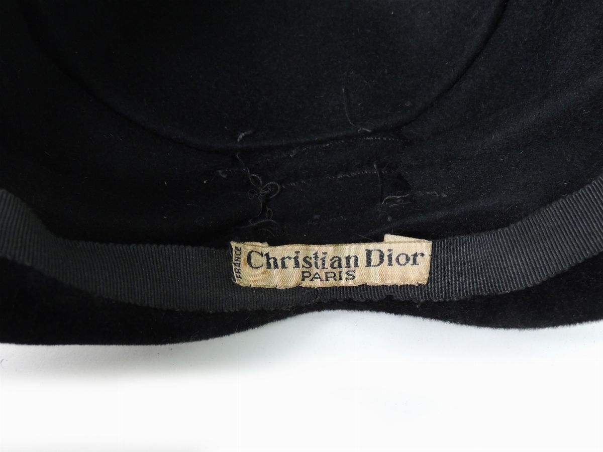 Due Cappelli, Christian Dior