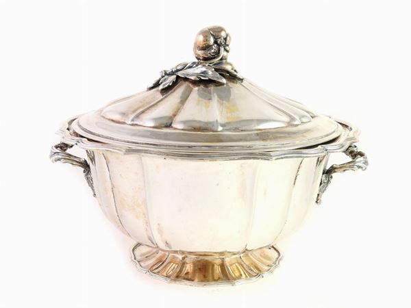 A Round Silver Suop Tureen