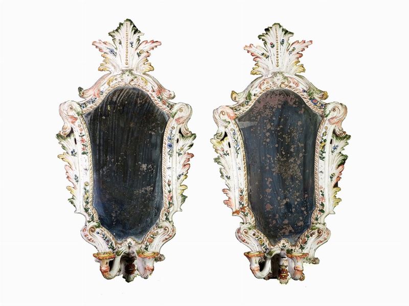 Coppia di Ventoline in Ceramica Policroma