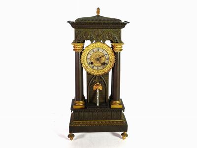 Orologio a Tempietto in Metallo Patinato e Dorato