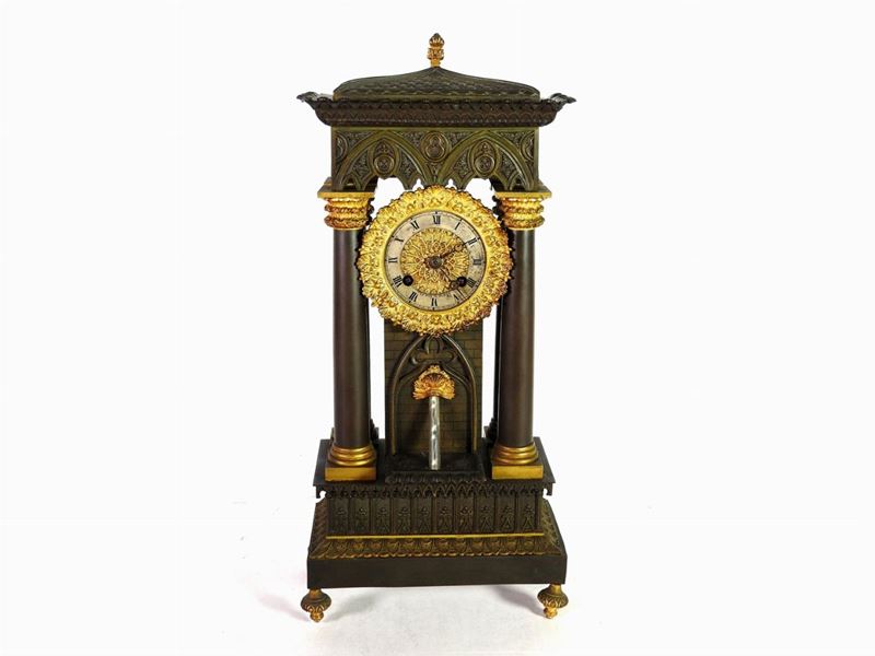 Orologio a Tempietto in Metallo Patinato e Dorato