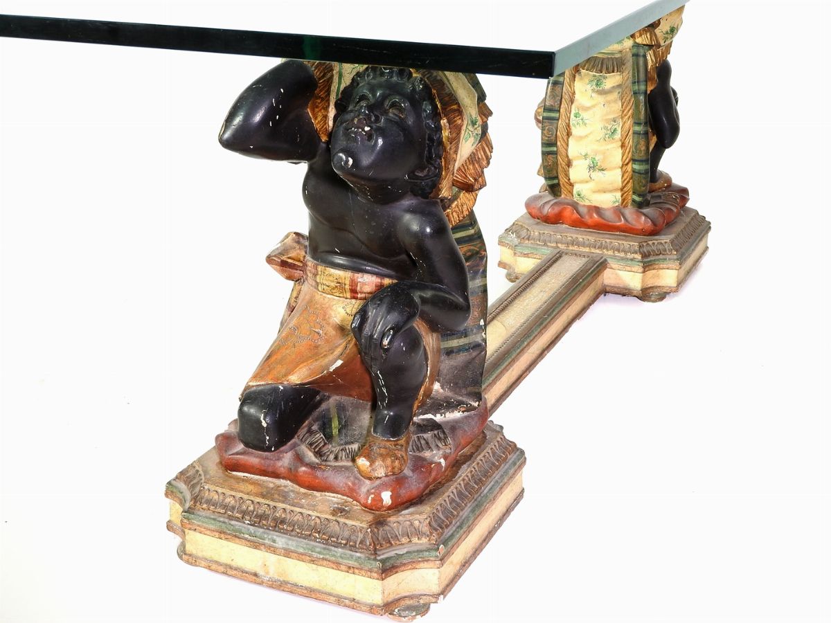 Tavolino Basso in Legno Policromo