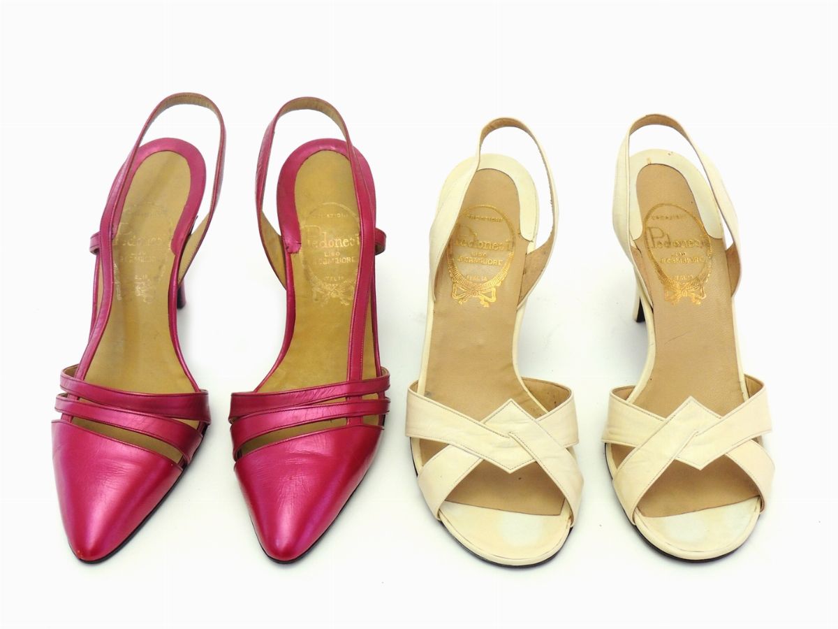 Due Paia di Scarpe in Pelle, Pedonesi