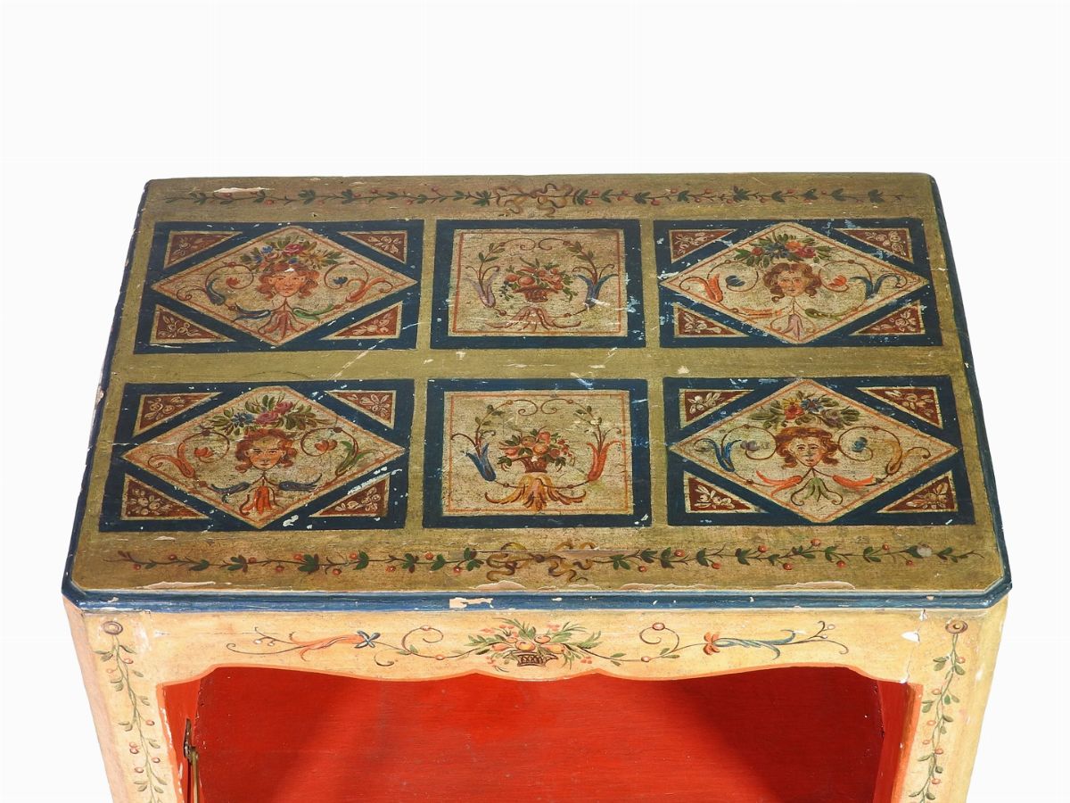 Comodino in Legno Laccato