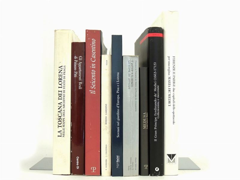 Nove Libri D'arte, tra Cui Alcuni sui Medici