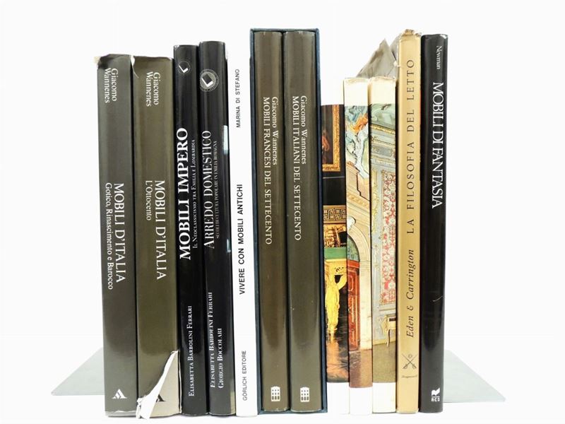 Undici Libri sui Mobili ed Elementi di Arredo