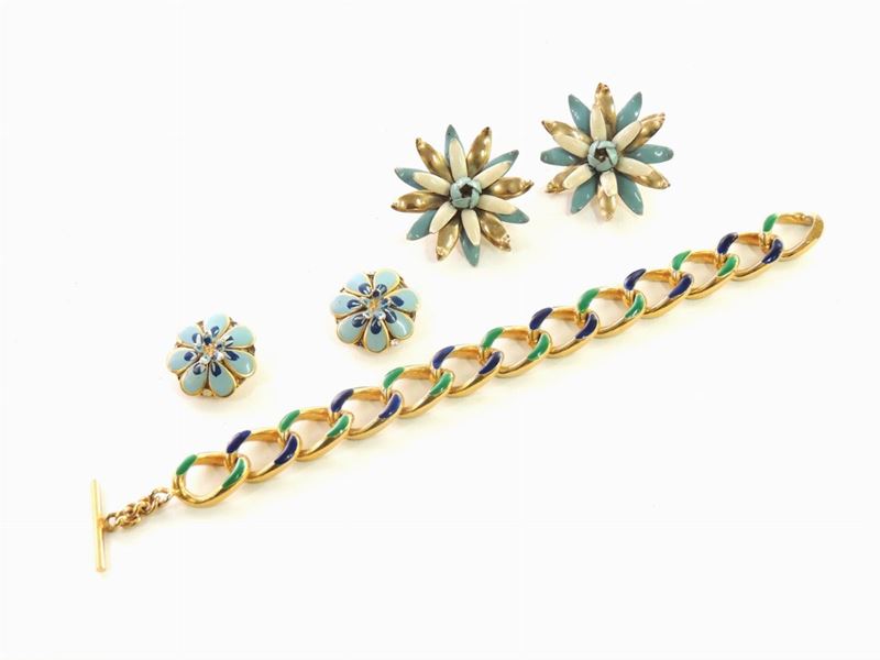 Lotto di Bijoux in Metallo Dorato e Smalto
