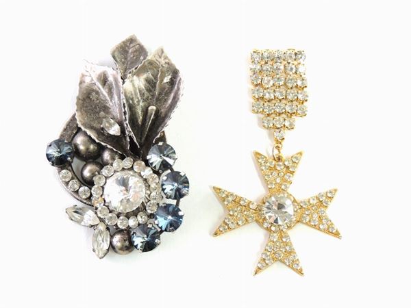 Metal and rhinestones brooches