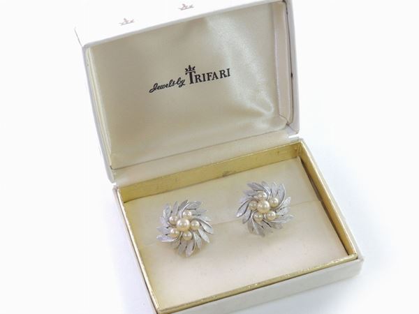 Silvertone metal pair of earring, Trifari
