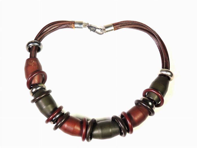 Collana in Cuoio, Metallo e Resina, Wilma Spagli