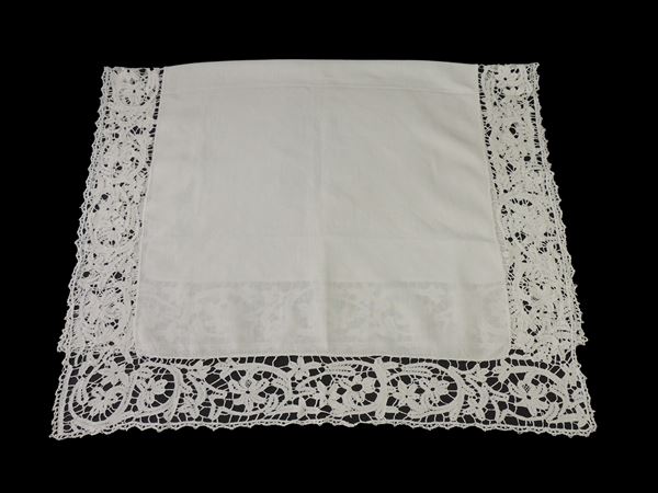 Little linen and cotton tablecloths lot