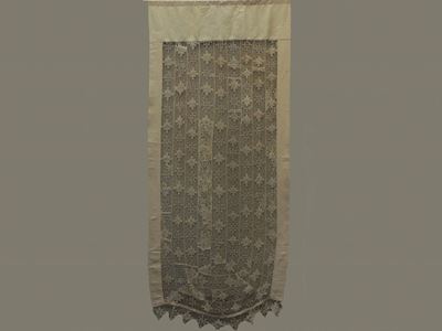 Tenda in Tela Ecrù e Merletto
