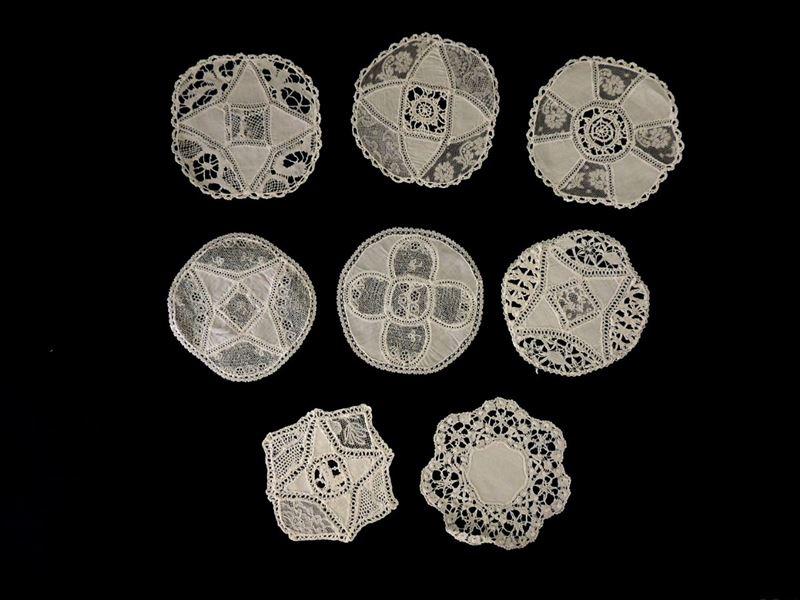 Lotto di Centrini e Fazzoletti in Cotone e Lino