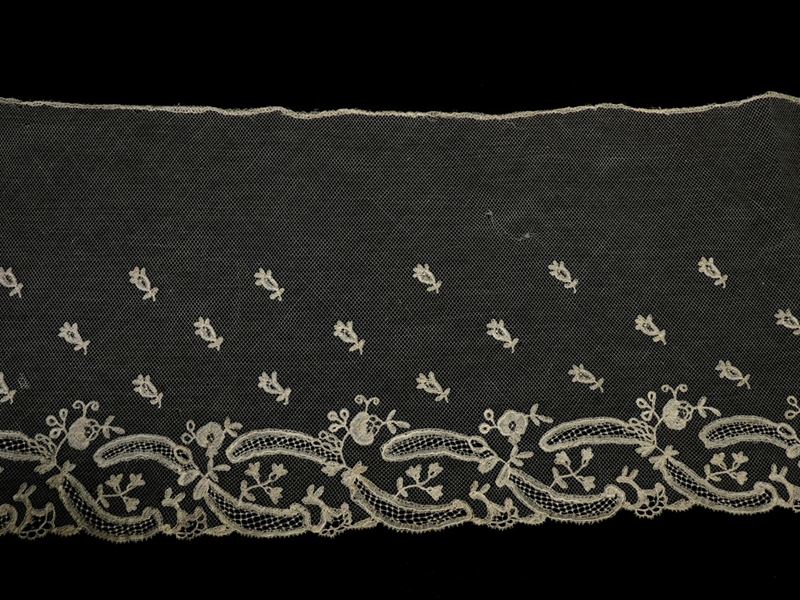 Tre Bordure Ecrù in Tulle, Cotone e Lino