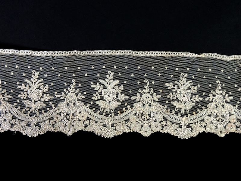 Bordura in Tulle Beige Ricamato