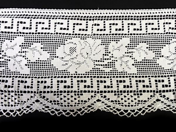 Due bordure in cotone bianco