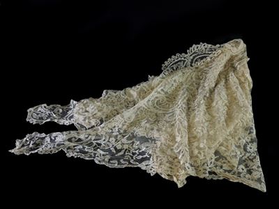 Velo da Sposa in Pizzo e Lino