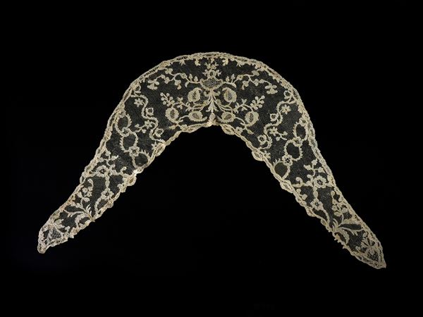 Two linen and silk lace collar