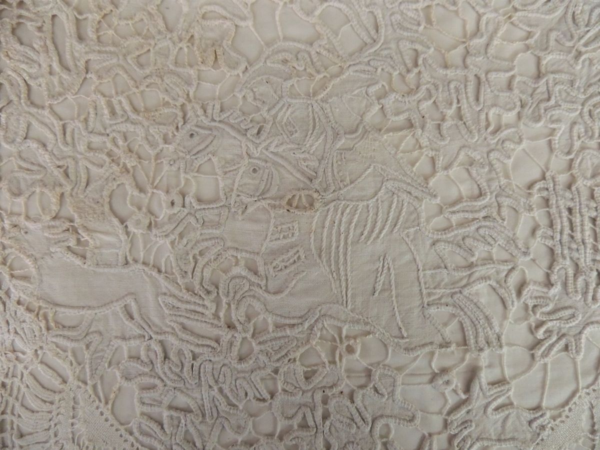 Lotto di Biancheria in Lino Ricamato