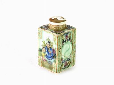 Snuff Bottle in Ceramica Verde