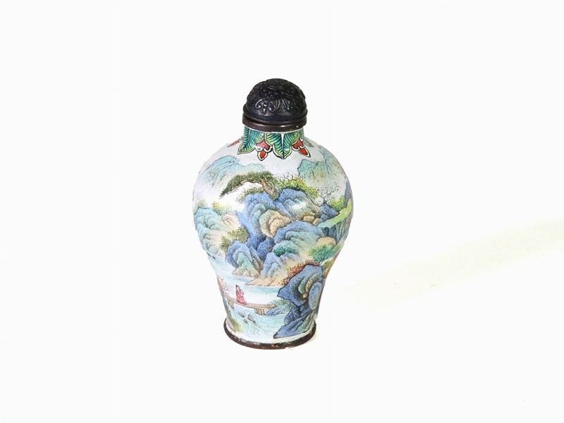 Snuff Bottle in Smalto