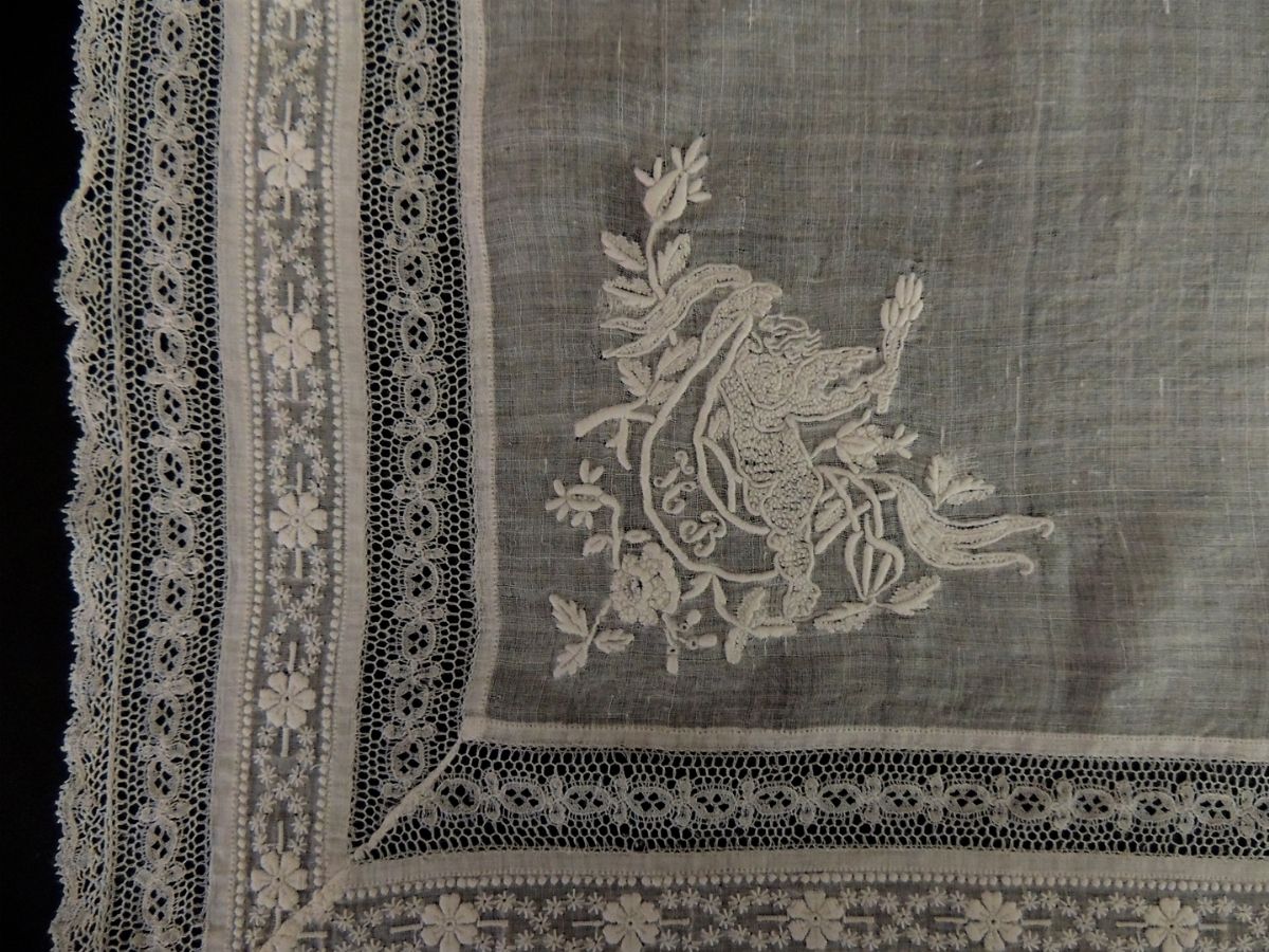 Cinque Fazzoletti Ricamati in Batista di Lino