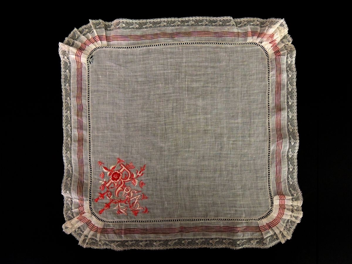 Cinque Fazzoletti Ricamati in Batista di Lino