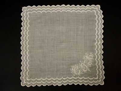 Sette Fazzoletti Ricamati in Batista di Lino e Cotone