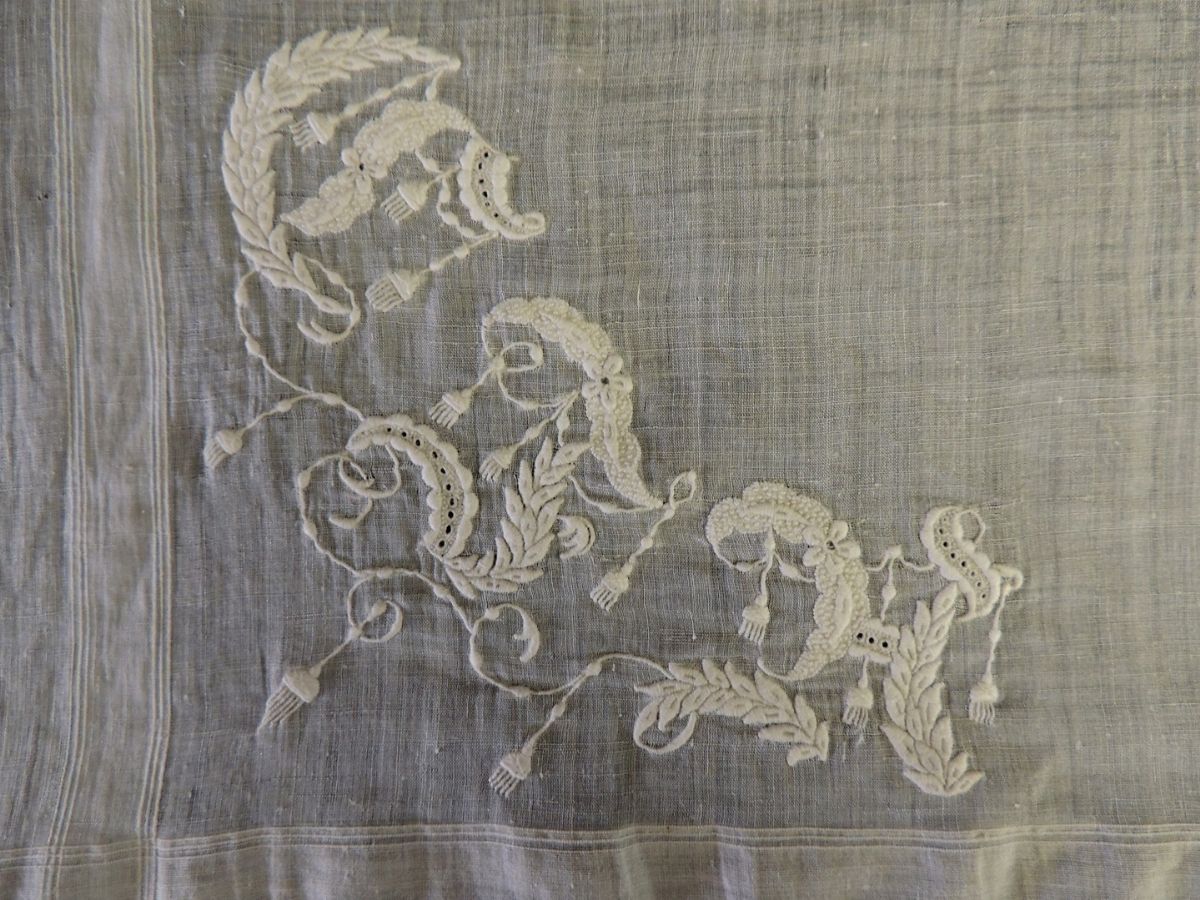Otto Fazzoletti Ricamati in Batista di Lino e Cotone