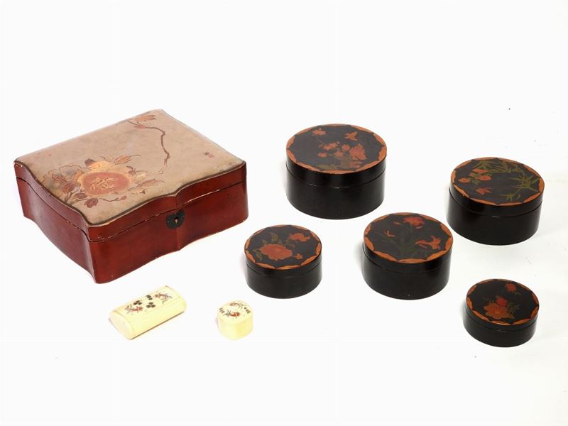 Lotto di Curiosità Orientali