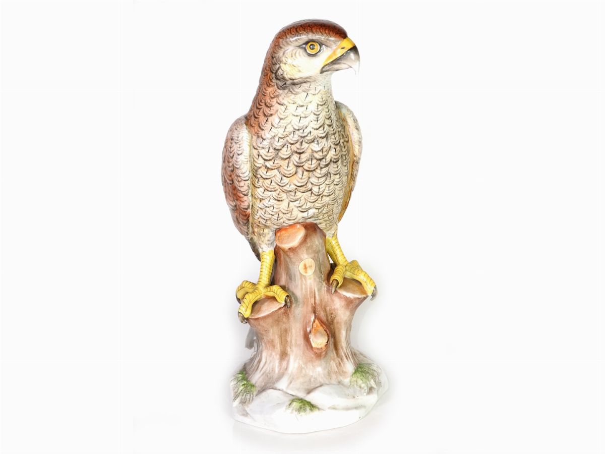 Figura di Falco in Porcellana Policroma