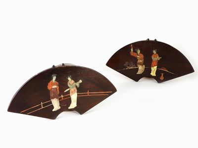 Coppia di Pannelli Decorativi in Legno