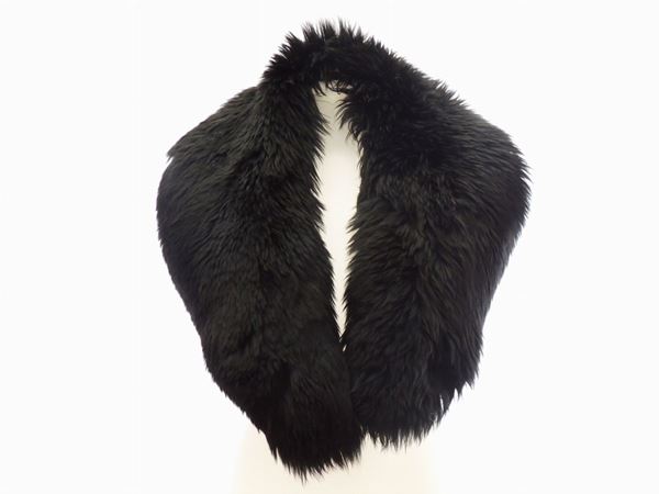 Black ram fur collar