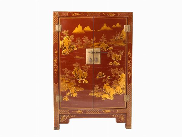 A Lacquered Cupboard in the Chinese Style  - Auction Furniture, Silver and Curiosities from a Roman House - I - Maison Bibelot - Casa d'Aste Firenze - Milano