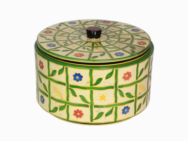 A Polychrome Ceramic Round Box