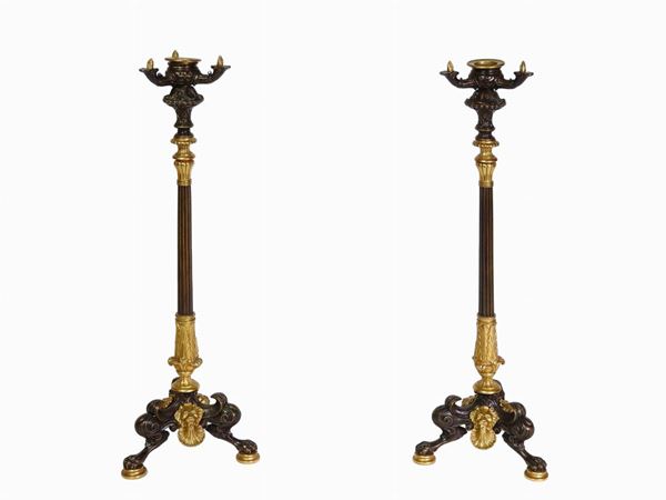 A Pair of Patinated and Gilded Bronze Candle Holders  - Auction Furniture, Silver and Curiosities from a Roman House - I - Maison Bibelot - Casa d'Aste Firenze - Milano