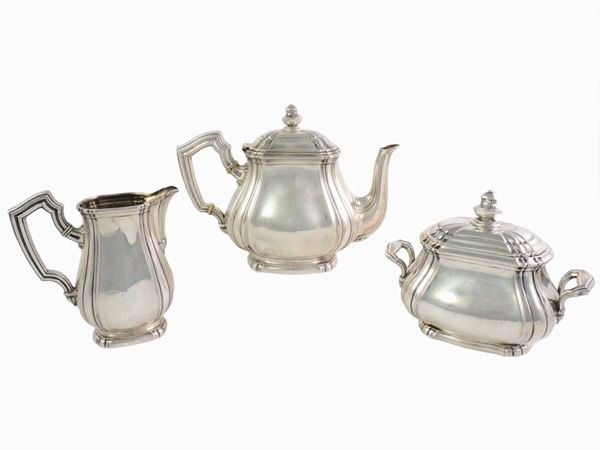 A Silver Tea Set  (Italy, 20th Century)  - Auction Furniture, Silver and Curiosities from a Roman House - I - Maison Bibelot - Casa d'Aste Firenze - Milano