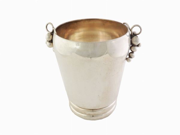 A Silver Ice Bucket  (Ventrella, Rome, 20th Century)  - Auction Furniture, Silver and Curiosities from a Roman House - I - Maison Bibelot - Casa d'Aste Firenze - Milano